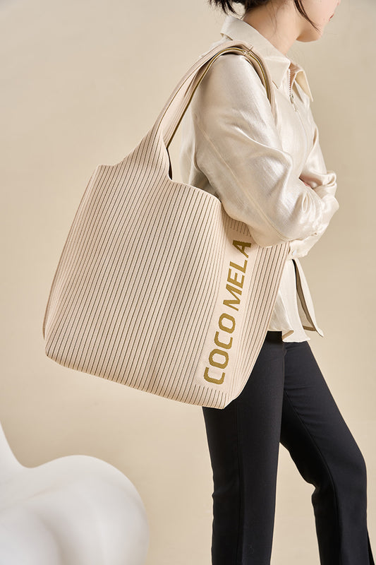 The Lightweight Tote Beige