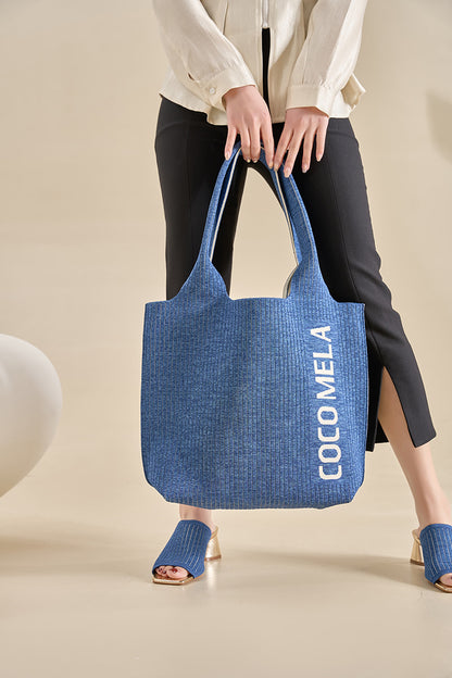The Lightweight Tote Blue